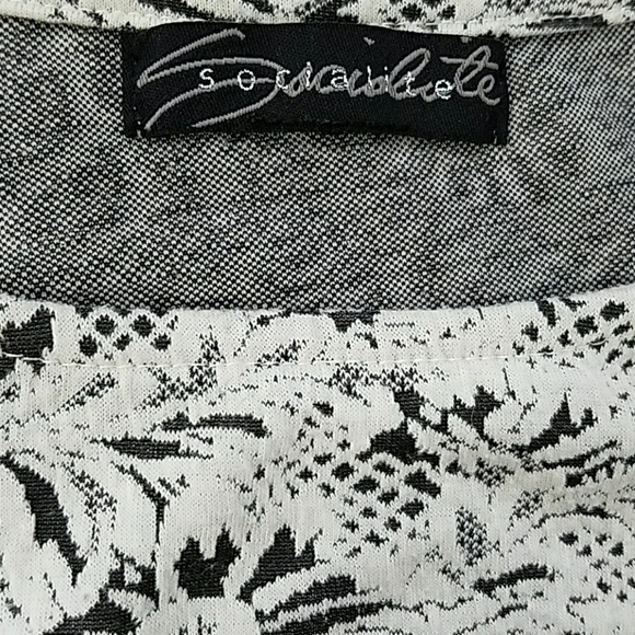 Socialite dress - Picture 3 of 3