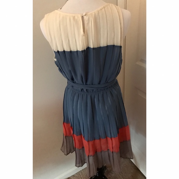 Tie Dress - Picture 2 of 3