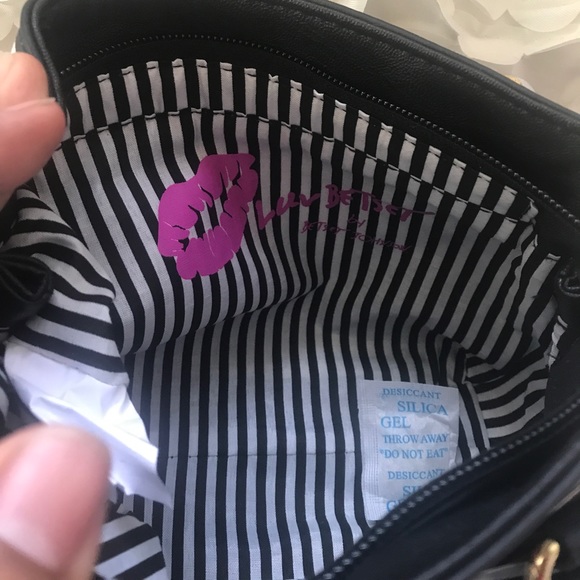 Betsey Johnson mini crossbody striped bag - Picture 5 of 7