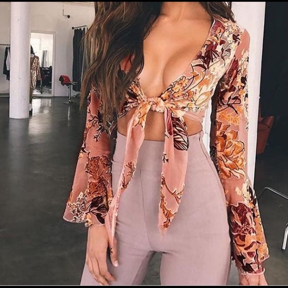 Flare Sleeved Crop Top