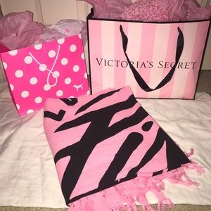 NWT PINK blanket throw