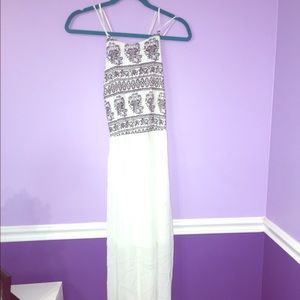 Maxi white backless dress