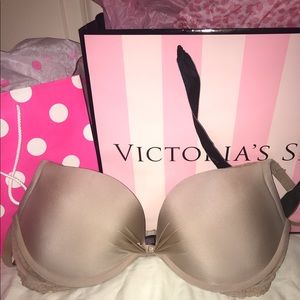 Victoria's Secret nude bra