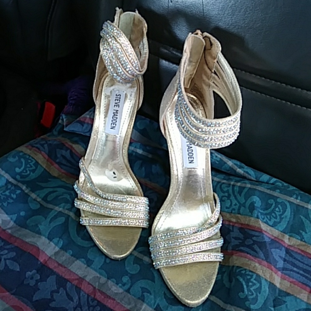 ⏬💰 Sale ! Steve Madden "Blitzy R" Sandals