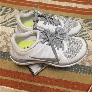 White and gray Nike frees!