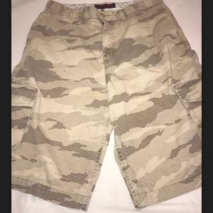 HAWK Camouflage Cargo Shorts Size 31