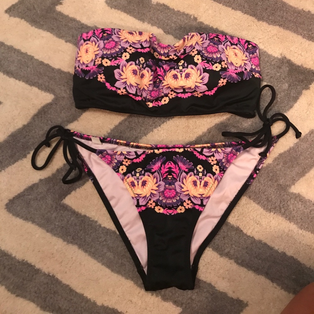Victoria's Secret bikini