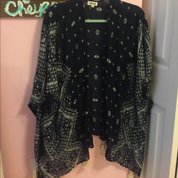 Tops - Plus Size Fun Kimono💙