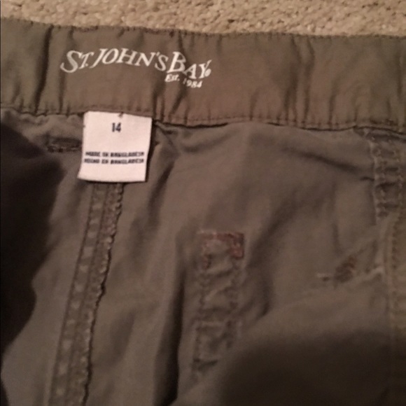 Capris - Picture 2 of 2