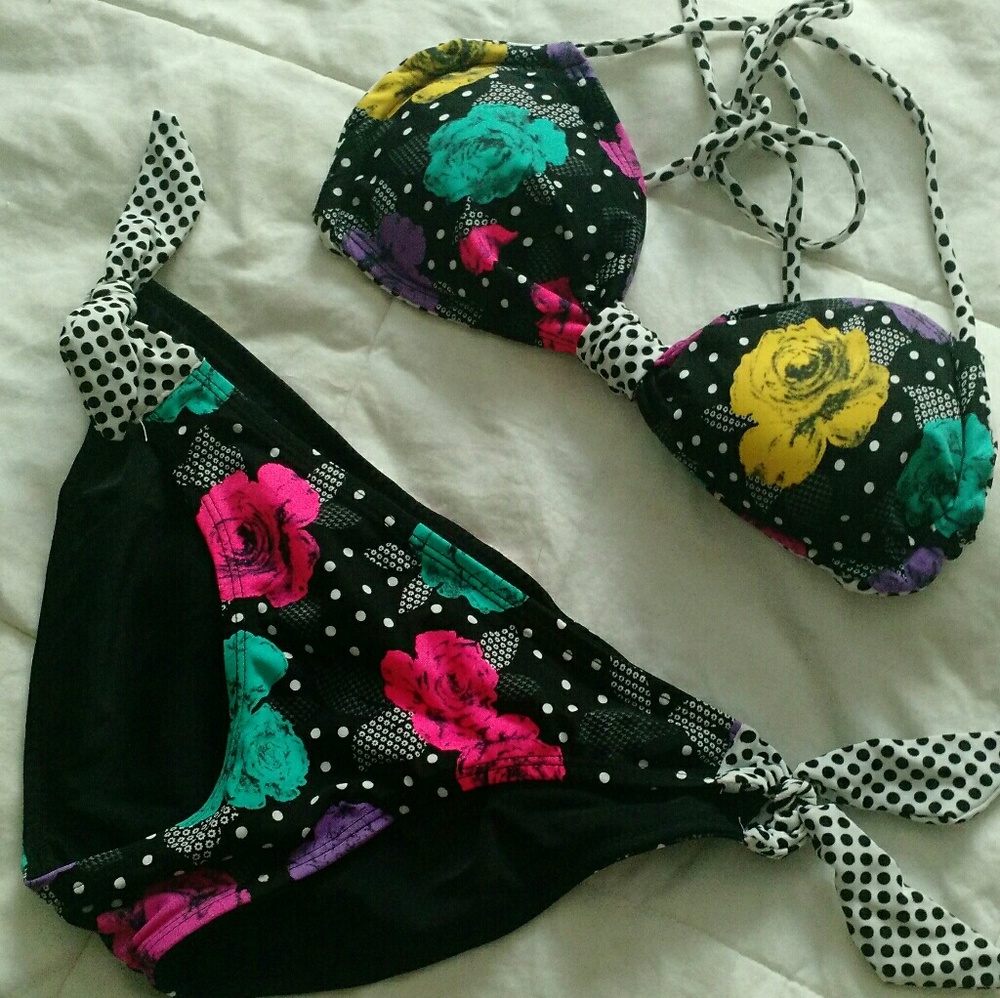 Cute Reversible Top Swimsuit!