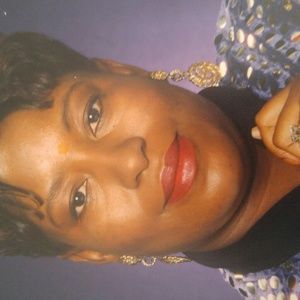 Meet your Posher, Annie