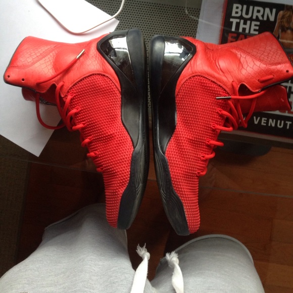 Kobe 9s - Picture 3 of 3