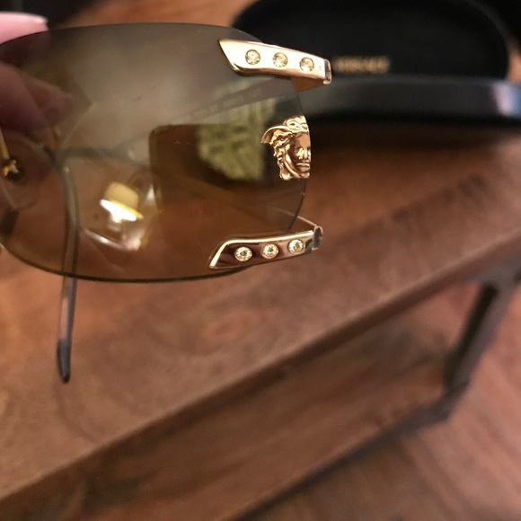 Versace sunglasses - Picture 2 of 4