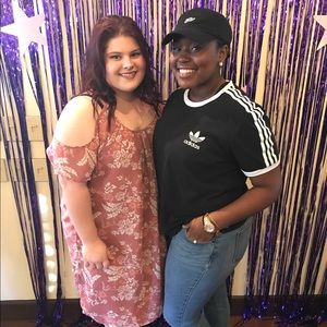 Meet your Posher, Ayashia