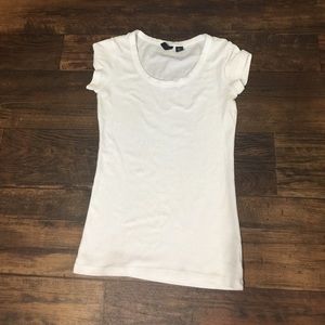 White tee