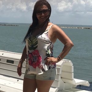 Meet your Posher, Gloria