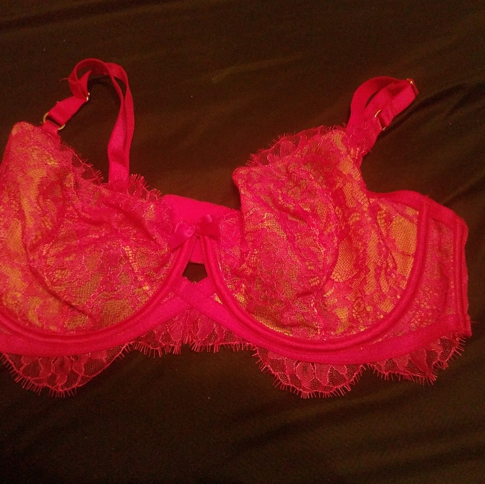 VS LACE BRA