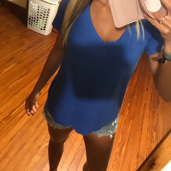 American Eagle Outfitters Tops - American Eagle tee