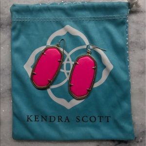 Neon Pink Kendra Scott Danielle Earrings! 💕