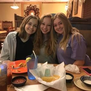 Meet your Posher, Makayla