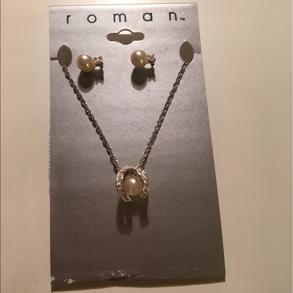 Matching necklace and earrings ! - Picture 2 of 3