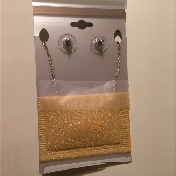 Matching necklace and earrings ! - Picture 3 of 3