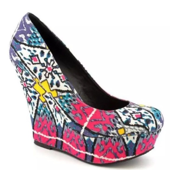 Steve Madden Shoes - ⬇️ Steve Madden PAMMYY Wedges