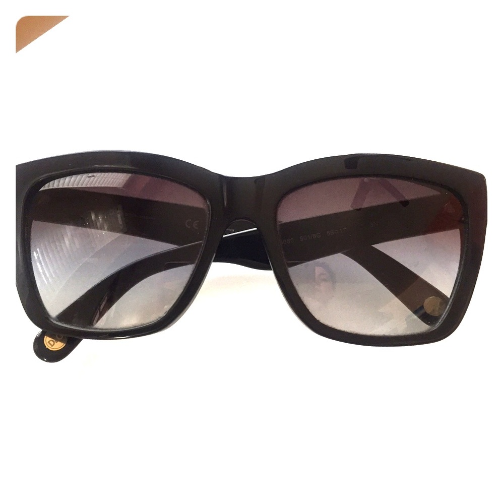 Dolce and Gabbana sunnies!😎