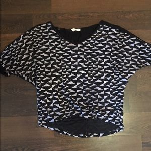 Cropped 3/4 sleeve blouse