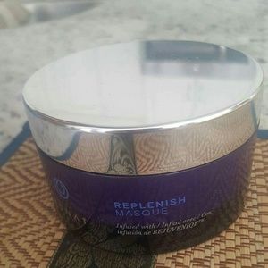 Monat Mask