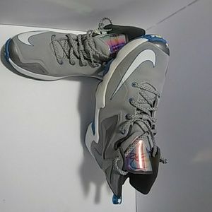 Nike LeBron 13