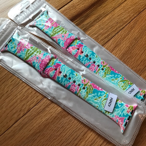 Lilly Pulitzer Accessories - 🎀NEW🎀LILLY APPLE WATCH BAND CHA CHA PRINT