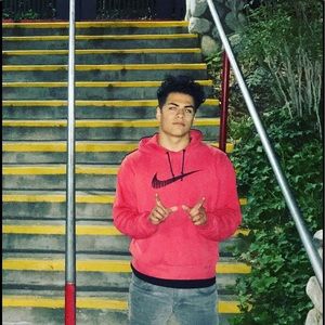 Meet your Posher, Javier