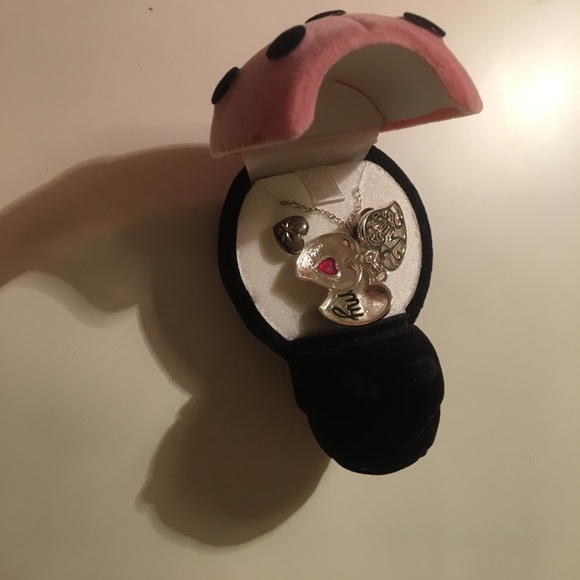 Adorable Heart Necklace & Earrings! - Picture 5 of 5