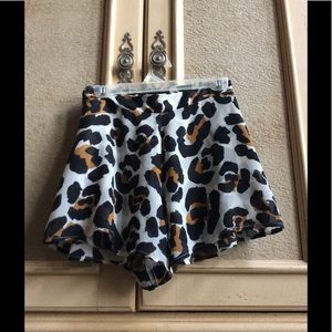 EUC Show Me Your Mumu Carlos Swing shorts-medium