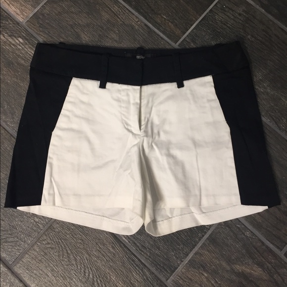 Black and white shorts - Picture 1 of 2