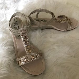 Stylish & Sparkling Champagne Gold Wedges NWOT