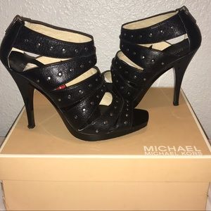 NEW MK BLACK HEELS{price is negotiable}