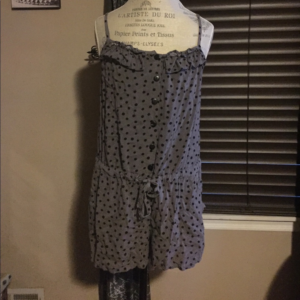Xhilaration Gray Polka Dot Romper - L
