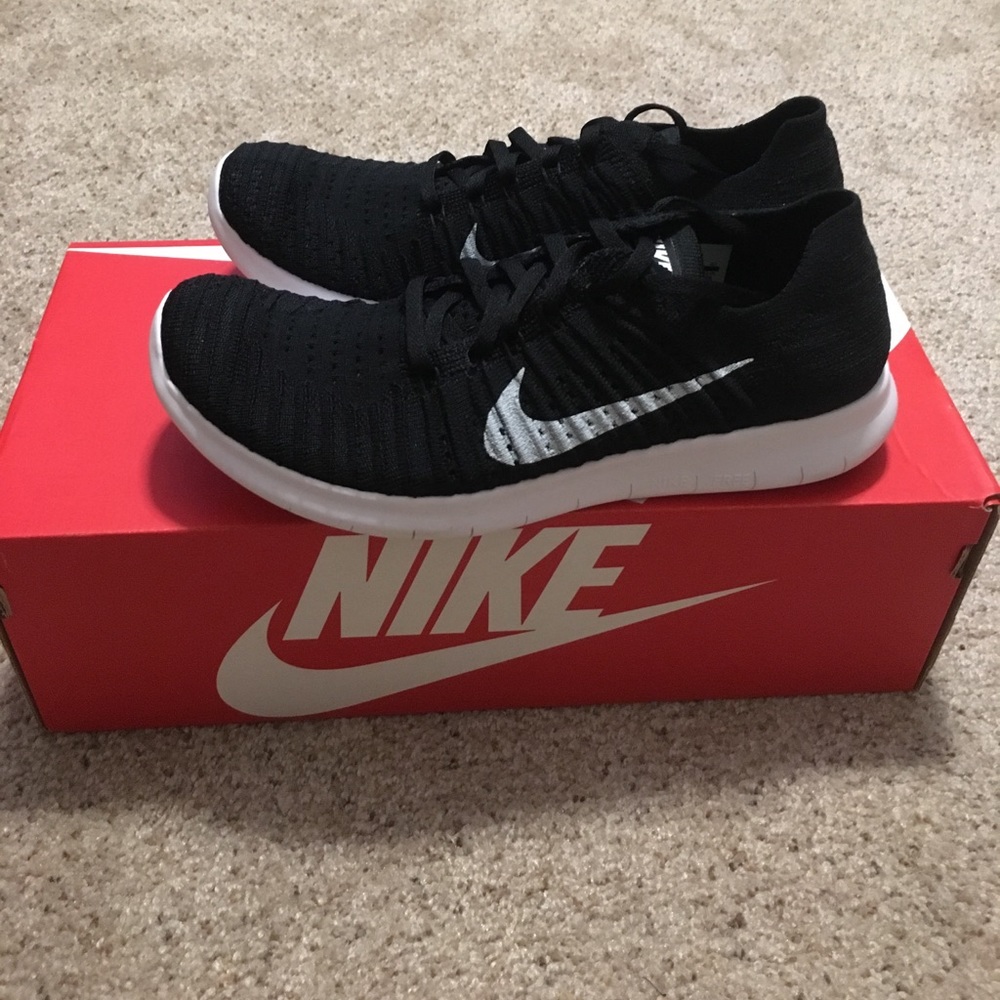 Nike Flyknit Free Run