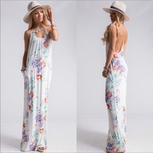 Floral print t strap back maxi dress w/pocket. NWT