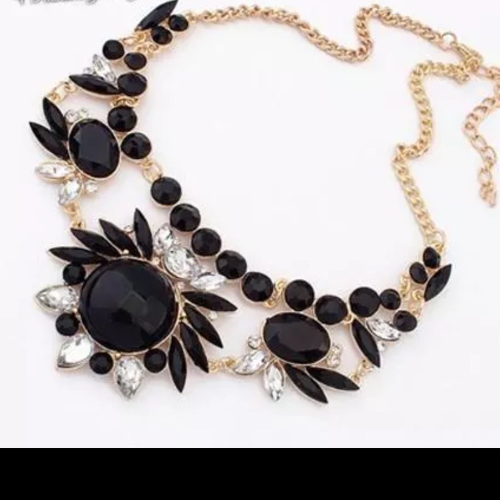 Flower and Rhinestone Necklace.