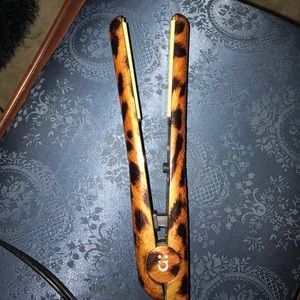 AMIKA HAIR STRAIGHTENER (LEOPARD)