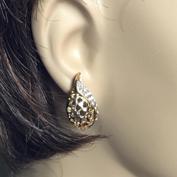 Gold Filigree Earrings - Picture 2 of 8