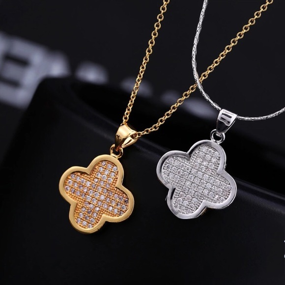 Jewelry - Zirconia Diamond Necklace