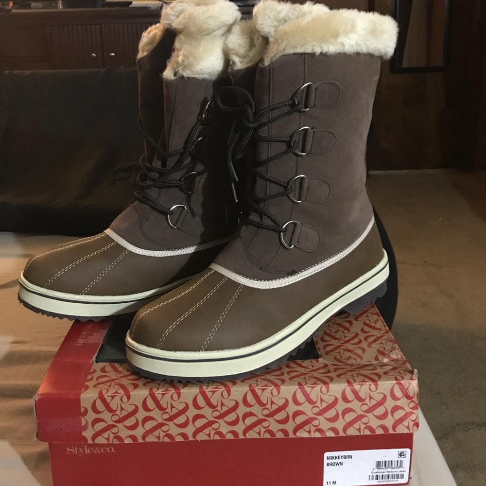 WINTER BOOTS