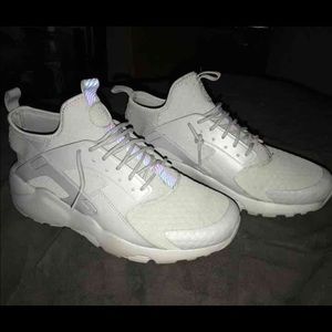 Wolf Grey Gray Nike Men's Hurache Ultra