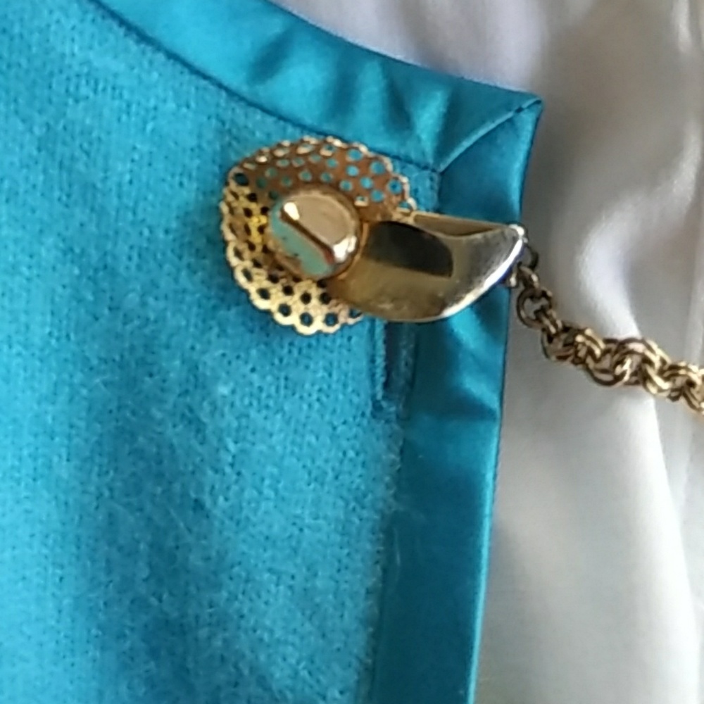 Vintage sweater gaurd clip