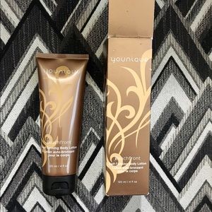 Younique Beachfront Self-Tanning Body Lotion