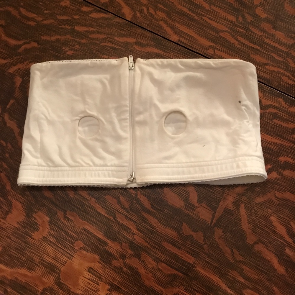 Medela hands- free pumping bra